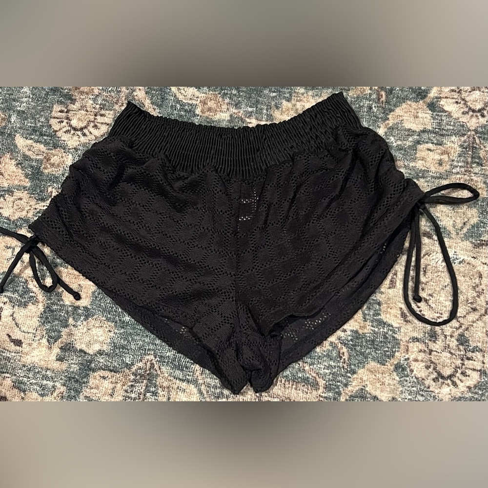 No Boundaries Black Eyelet Junior Mesh Shorts size S(3-5)